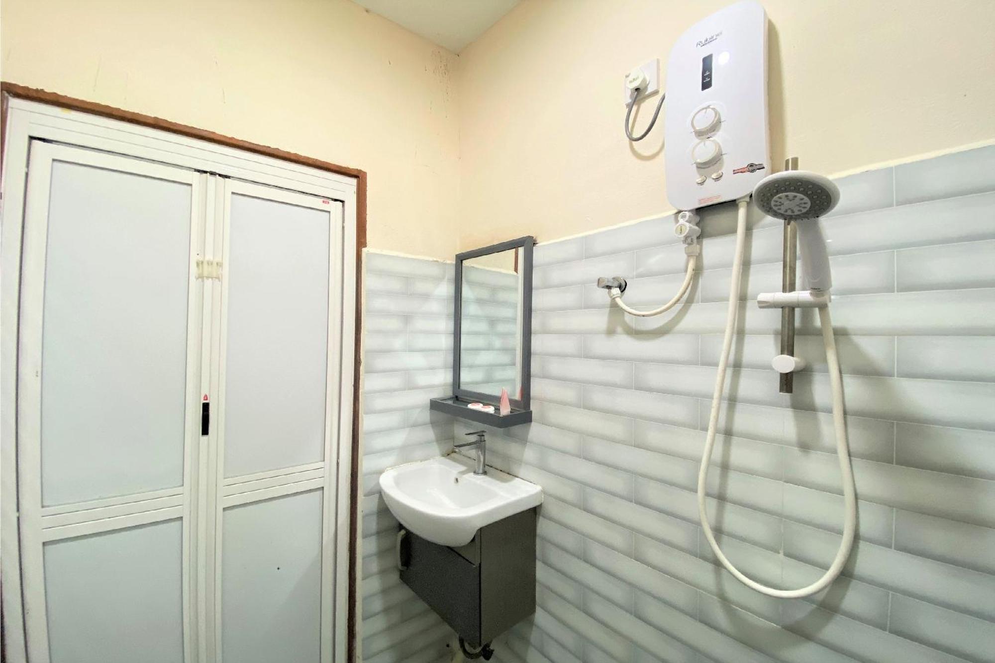 Oyo 90205 Bayu Sintok Motel Changlun Exteriér fotografie